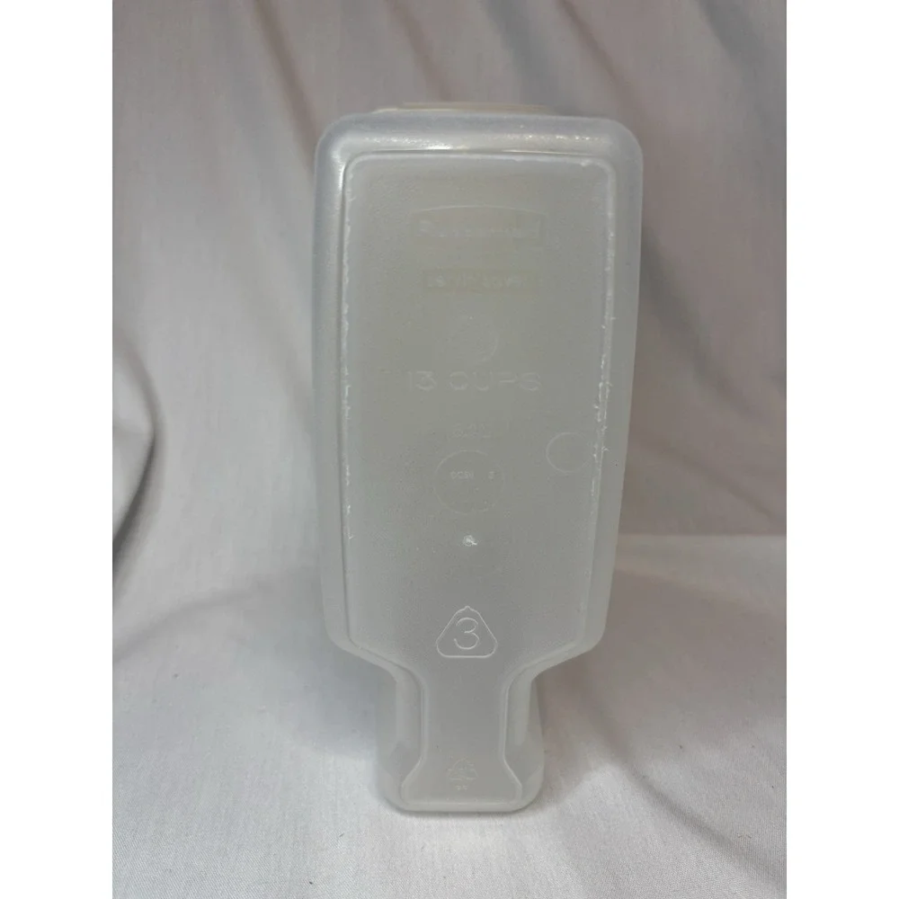 VTGRubbermaid Servin Saver 13 Cups Clear Plastic Cereal Container White Snap Lid